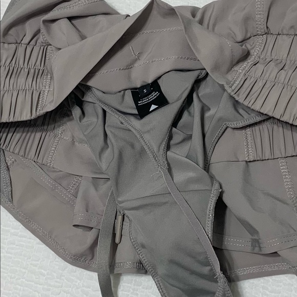 Balance Athletica Breeze Short - Picture 3 of 5